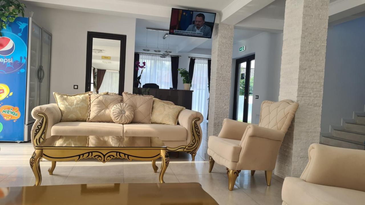Pensiunea GOLD Wellness&Spa Chiscau Exterior foto